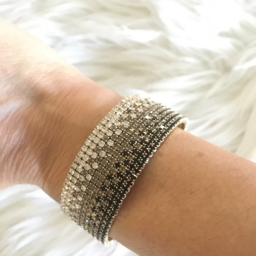Adorable Rhinestone bracelet - Picture 2 of 3